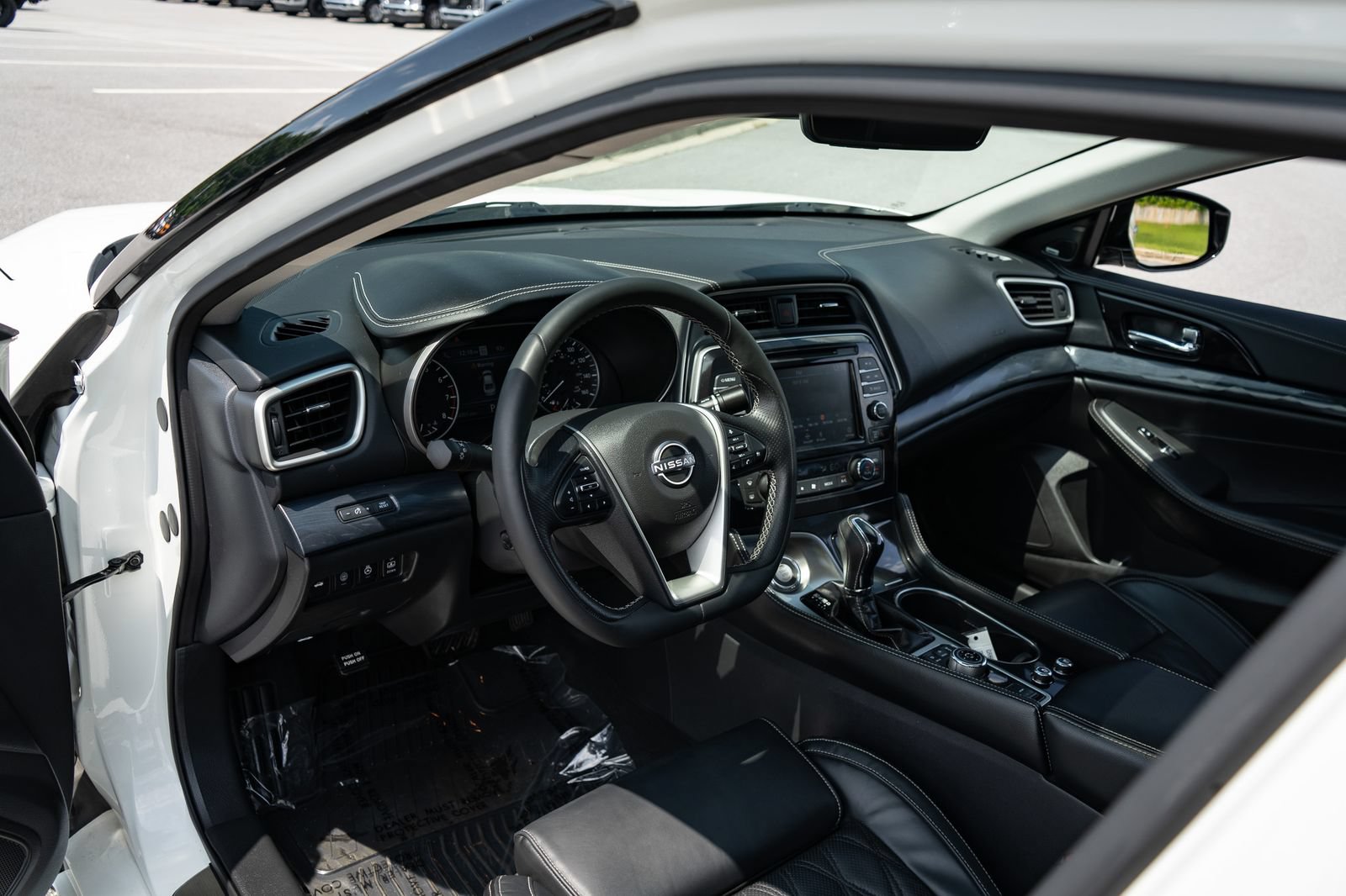 Used 2023 Nissan Maxima Platinum w/ Sport Mat Group FWD image 13
