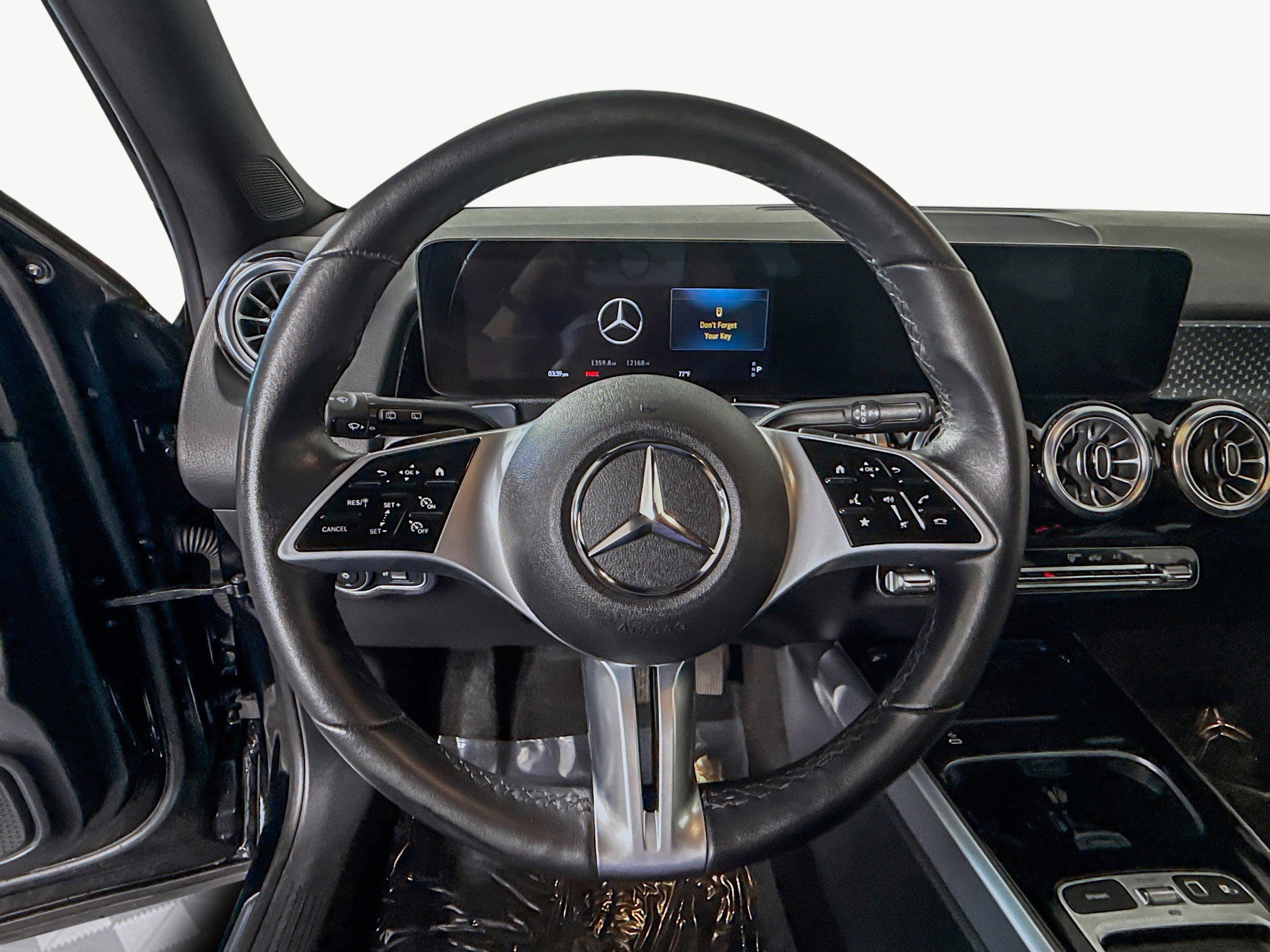 Used 2025 Mercedes-Benz GLB 250 image 13