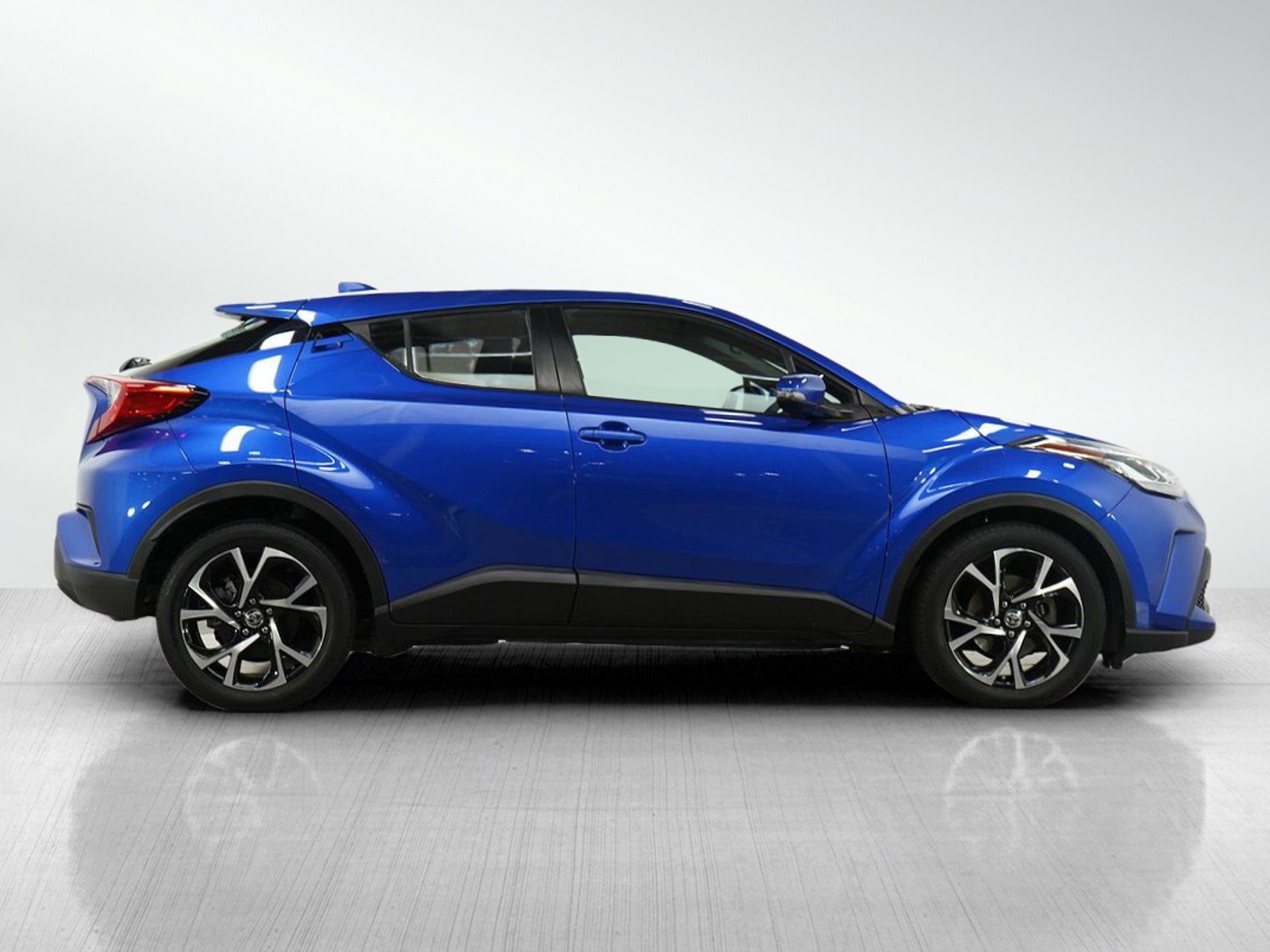 Used 2021 Toyota C-HR XLE image 8