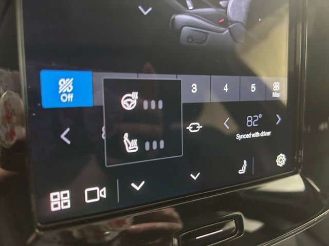 Used 2025 Volvo XC40 B5 Core image 20