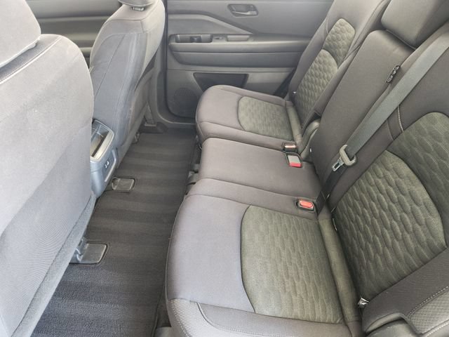 Used 2023 Nissan Pathfinder S FWD image 26