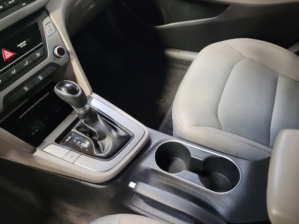 Used 2017 Hyundai Elantra SE image 26