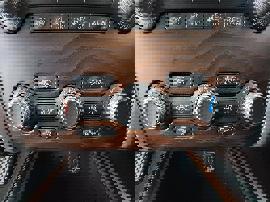 Used 2019 Nissan Pathfinder Platinum w/ Cargo Package image 25