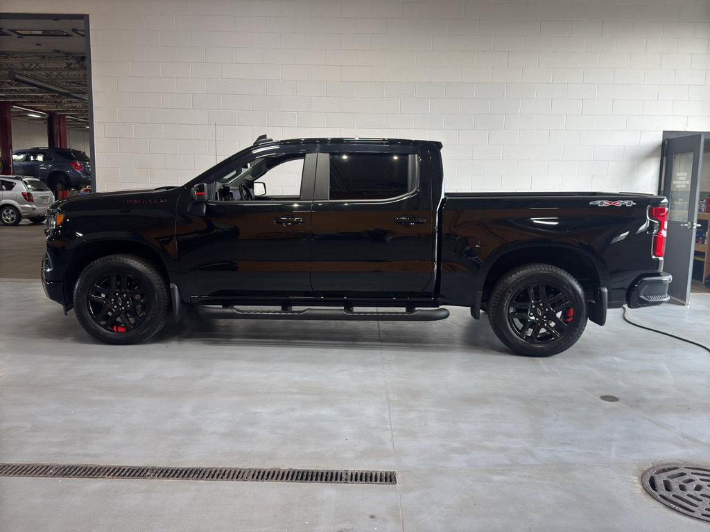 Used 2025 Chevrolet Silverado 1500 RST w/ Redline Edition AWD/4WD image 2