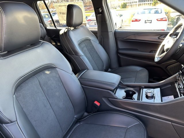 New 2025 Jeep Grand Cherokee L Altitude image 15