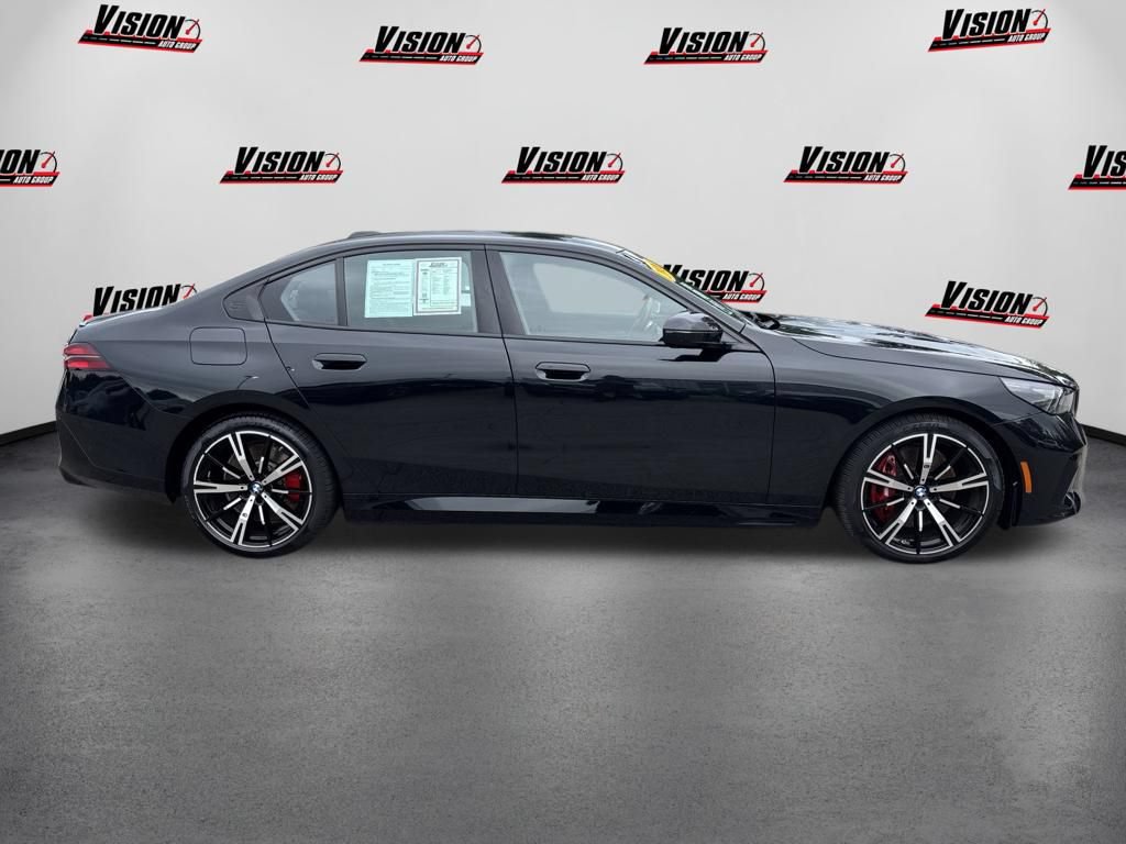 Used 2026 BMW 550e xDrive w/ Premium Package AWD/4WD image 4