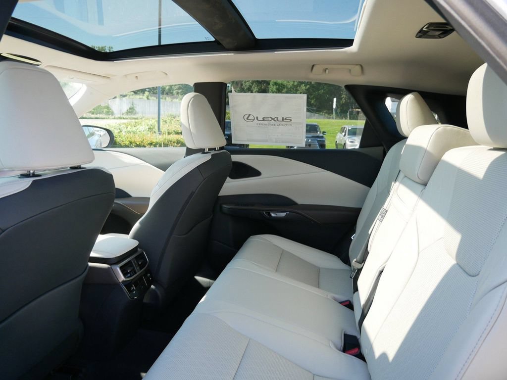 New 2026 Lexus RX 350 w/ Convenience Package AWD/4WD image 11