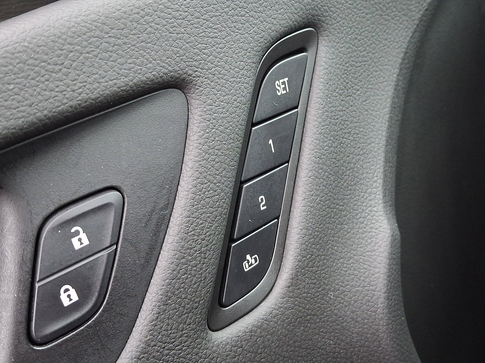 Used 2019 Buick Envision Essence image 30