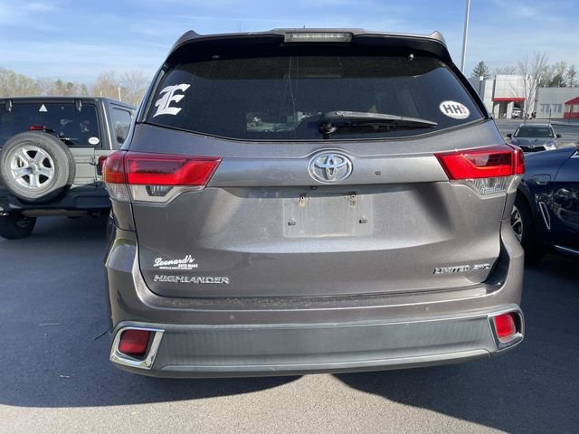 Used 2017 Toyota Highlander Limited image 3