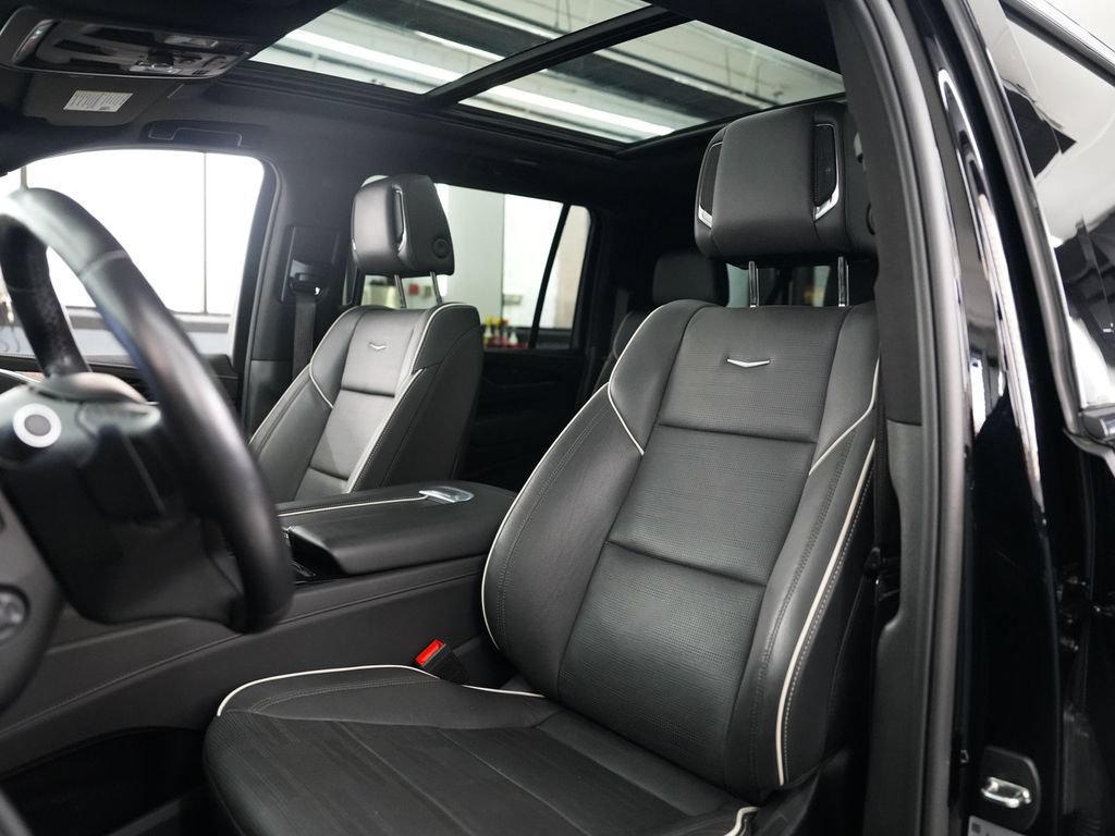 Used 2023 Cadillac Escalade ESV Sport w/ LPO, ONYX Package AWD/4WD image 30