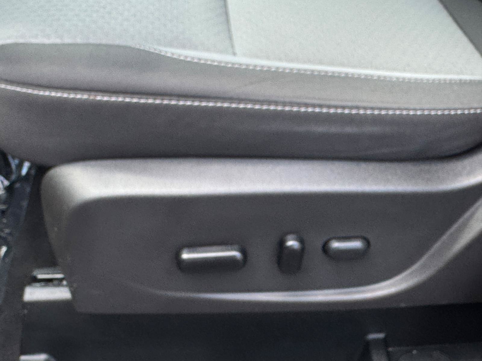 Used 2019 Ford Escape SE FWD image 13