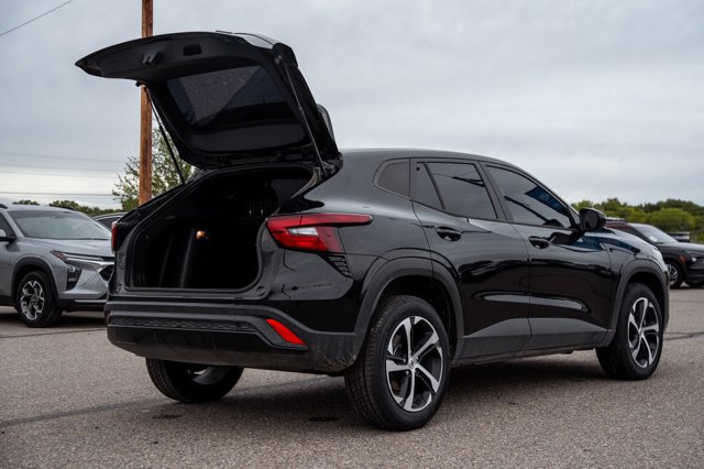 Used 2024 Chevrolet Trax RS FWD image 5