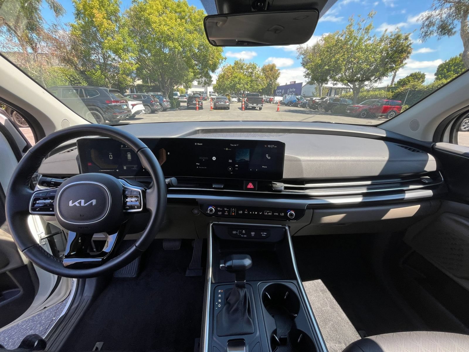 Used 2026 Kia Carnival FWD image 36
