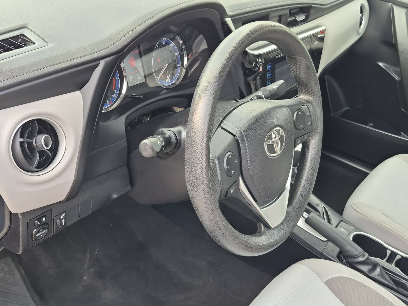 Used 2017 Toyota Corolla LE FWD image 10