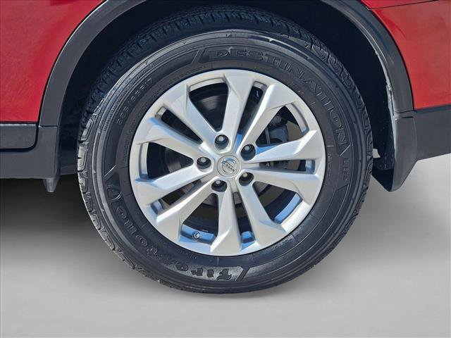 Used 2015 Nissan Rogue SV image 23