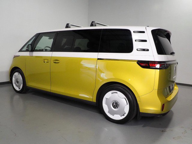 Used 2025 Volkswagen ID. Buzz 1st Edition image 9