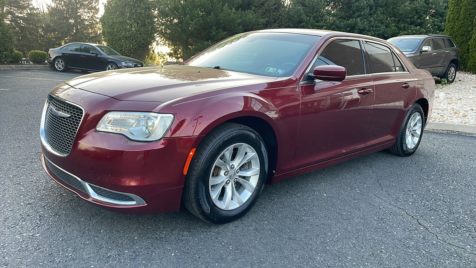 Used 2018 Chrysler 300 Touring image 10