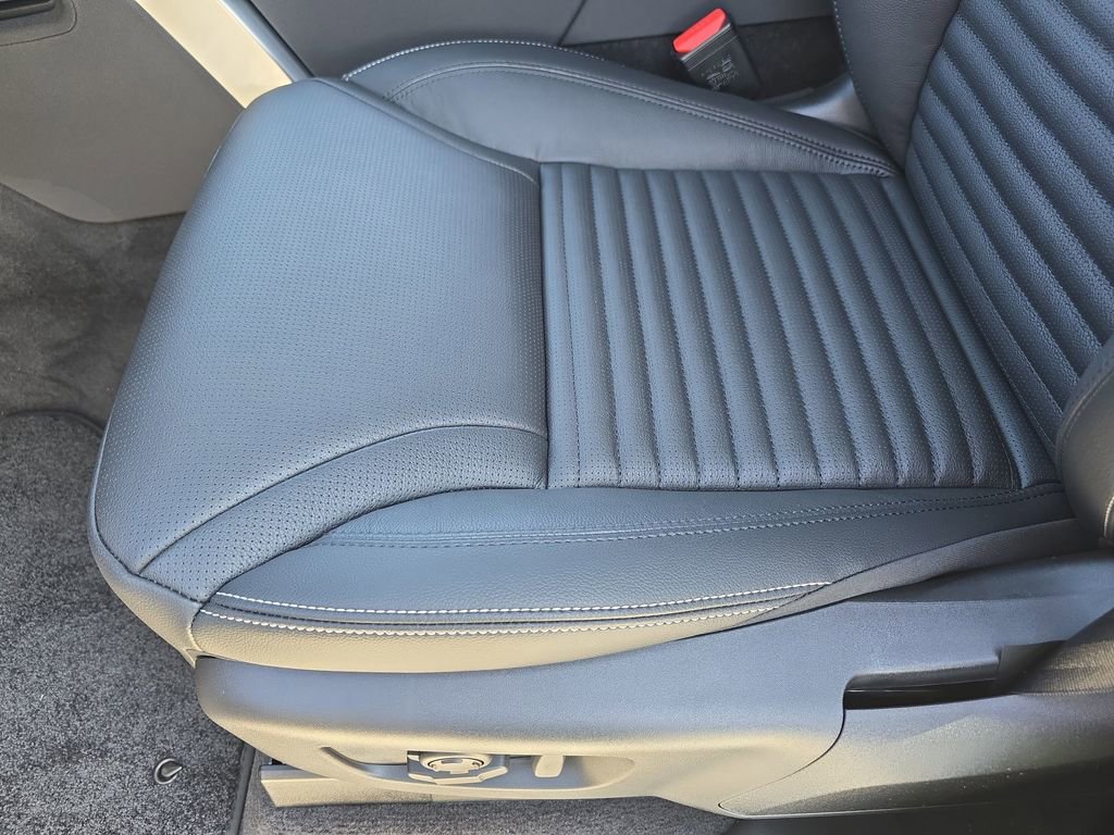 New 2026 Land Rover Discovery Limited Edition image 31