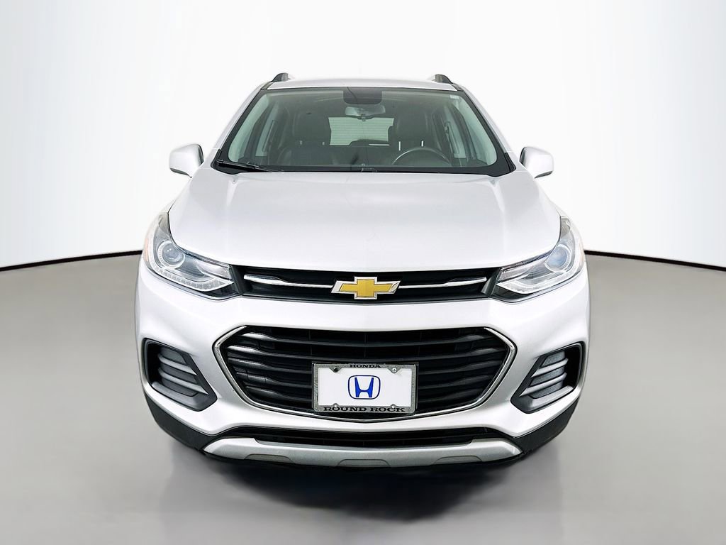 Used 2021 Chevrolet Trax LT w/ LT Convenience Package image 2