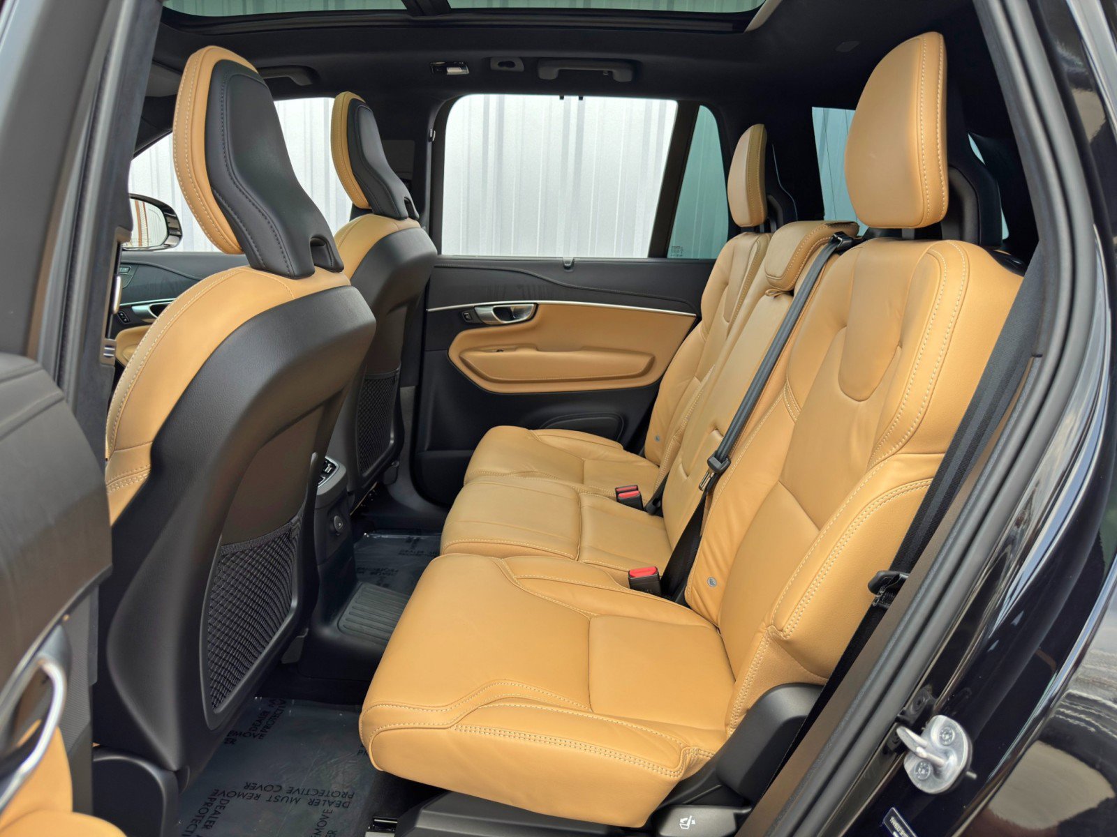 Used 2024 Volvo XC90 T8 Ultimate w/ Lounge Package image 41