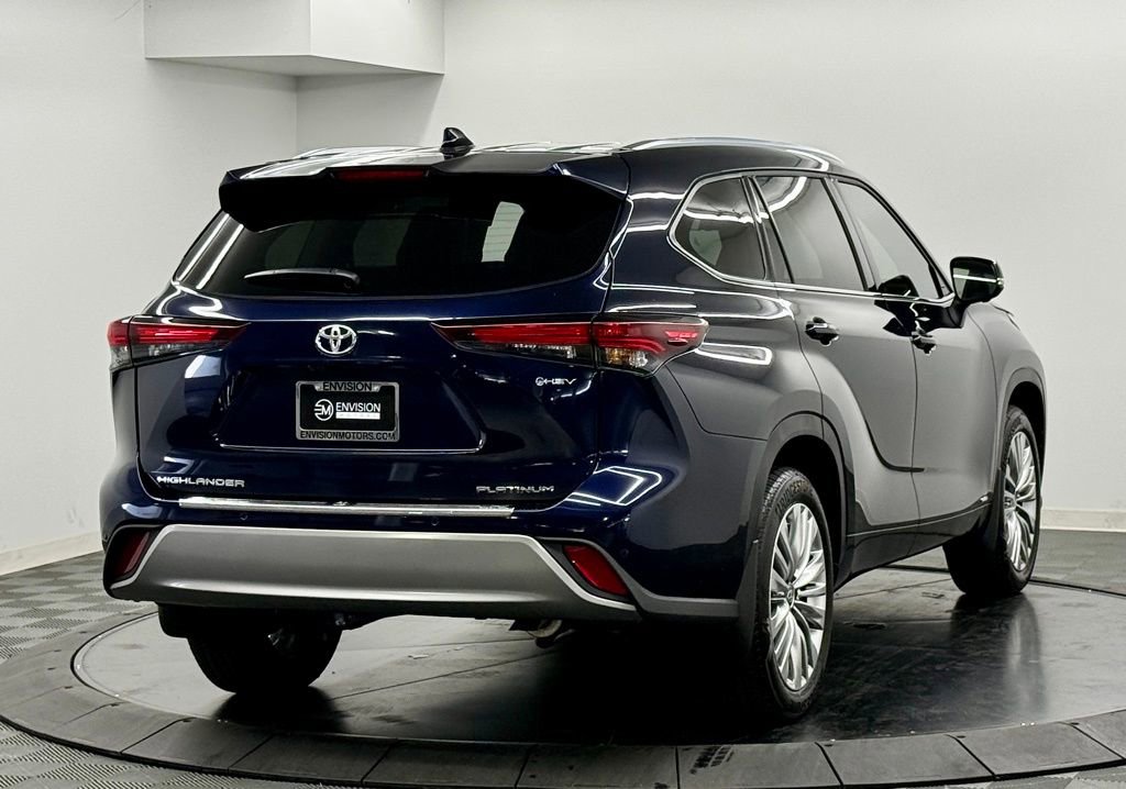 Used 2026 Toyota Highlander Platinum image 7