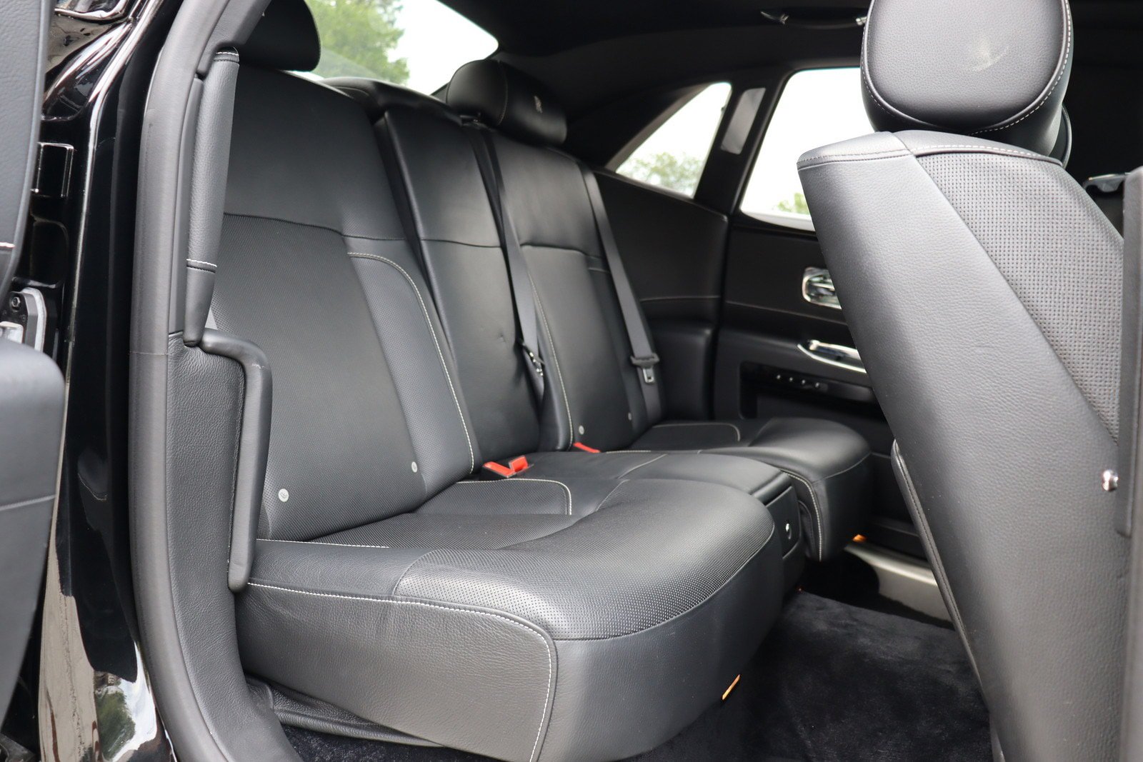 Used 2012 Rolls-Royce Ghost RWD image 20