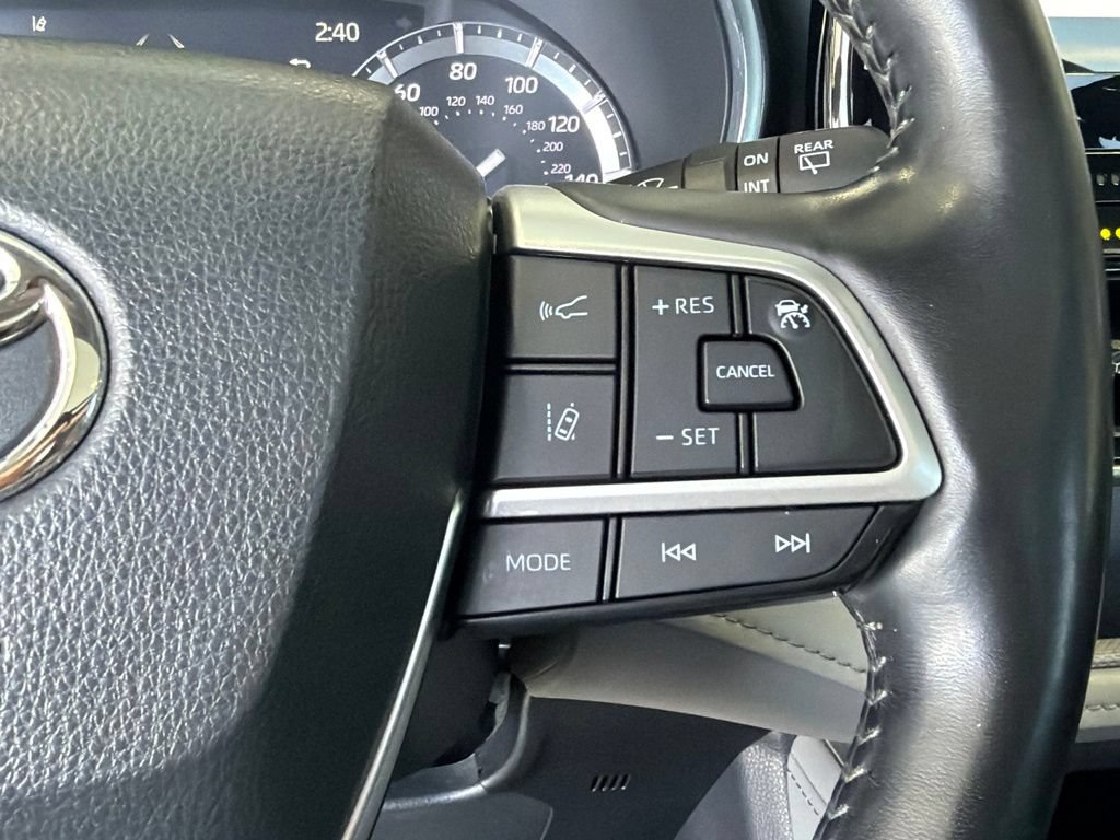 Used 2022 Toyota Highlander Platinum AWD/4WD image 26