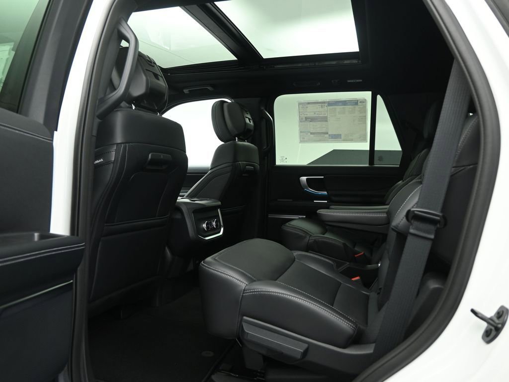 New 2026 Ford Expedition Platinum image 18
