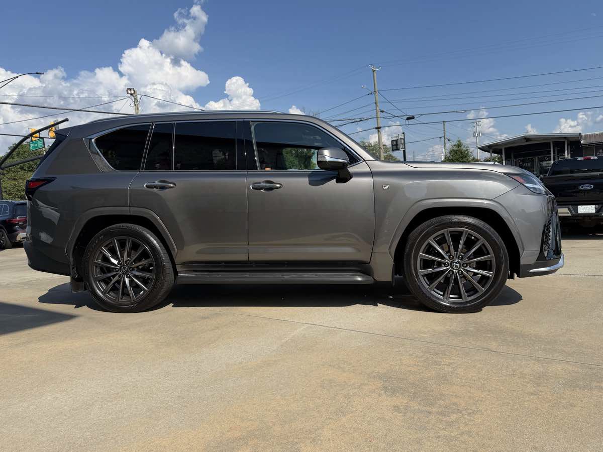 Used 2023 Lexus LX 600 F Sport w/ Accessory Package (Z1) AWD/4WD image 5