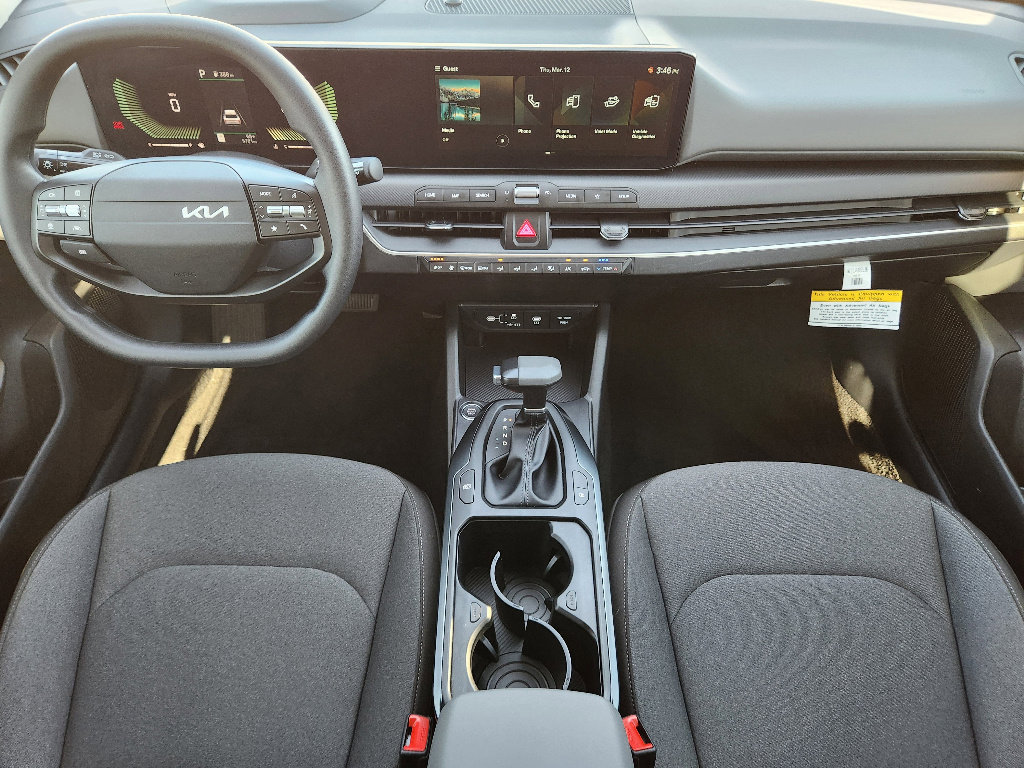 New 2025 Kia K4 LXS image 18