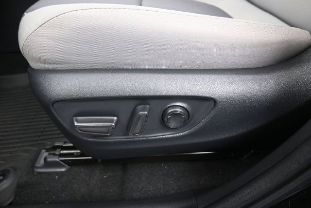 Certified 2025 Toyota RAV4 XLE AWD/4WD image 22