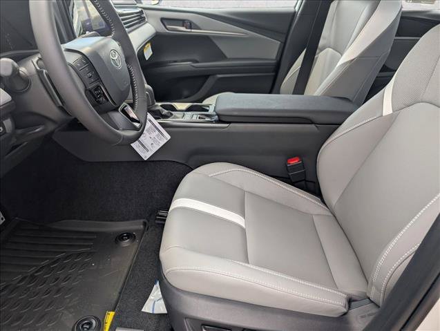 New 2026 Toyota Camry SE w/ Convenience Package FWD image 4