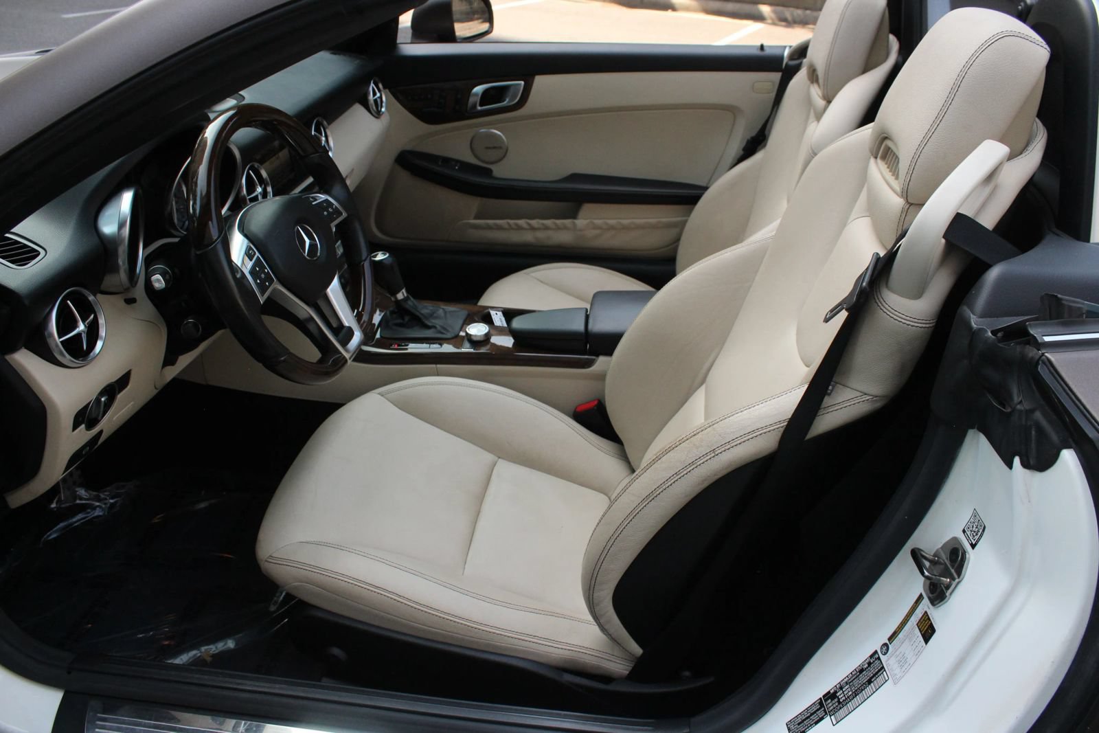 Used 2015 Mercedes-Benz SLK 350 w/ Multimedia Package image 14