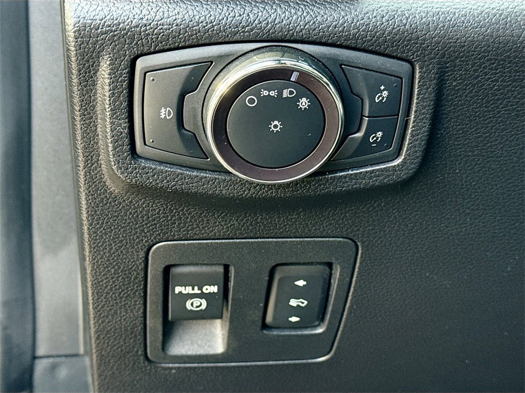 Used 2020 Ford Expedition Max Limited image 11