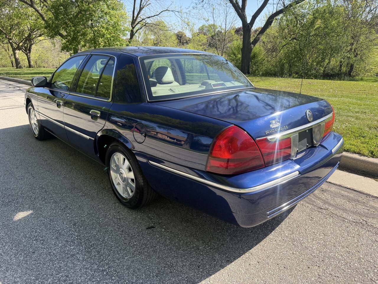 Used 2005 Mercury Grand Marquis LS RWD image 3