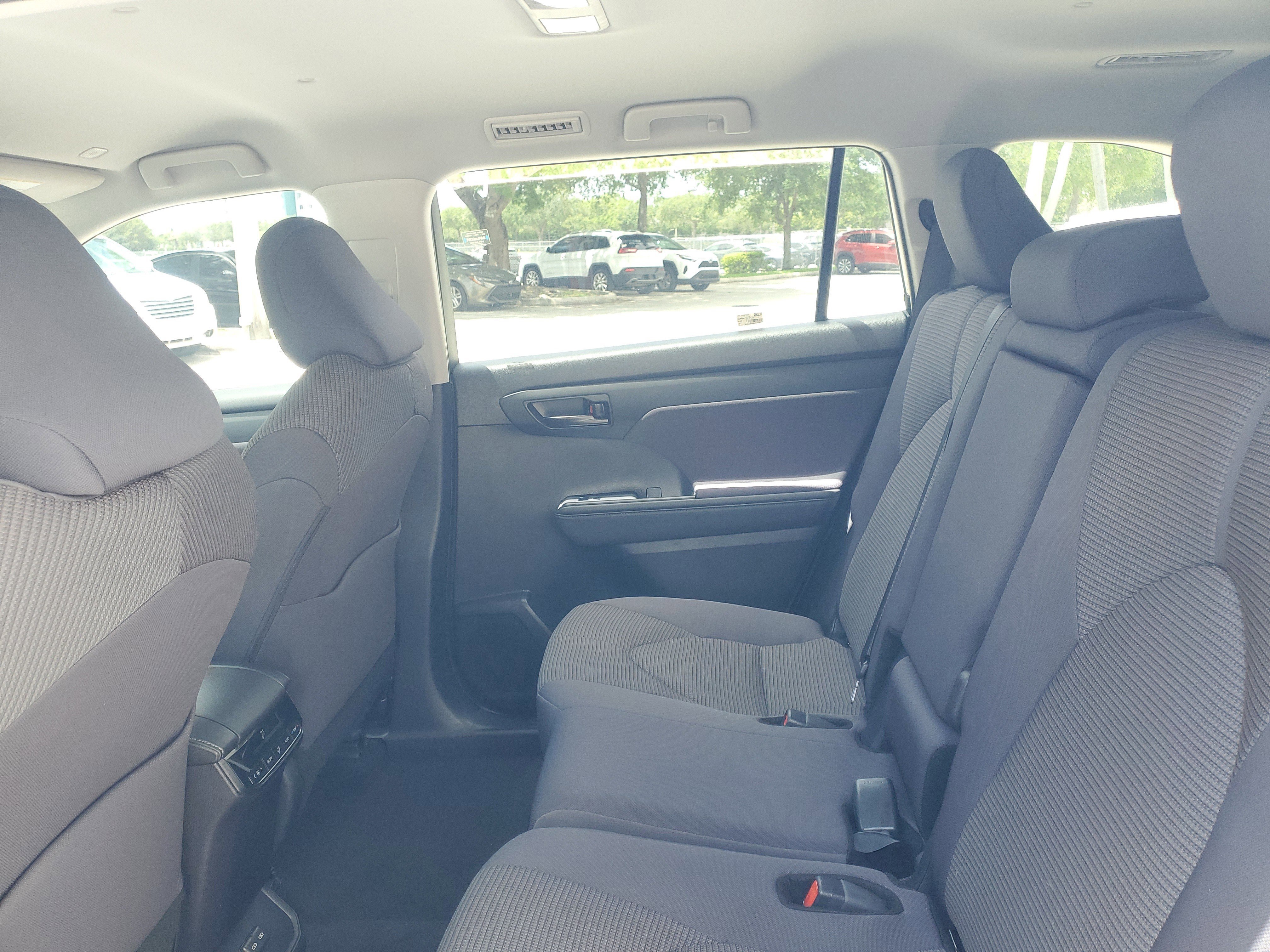Certified 2024 Toyota Highlander LE FWD image 12