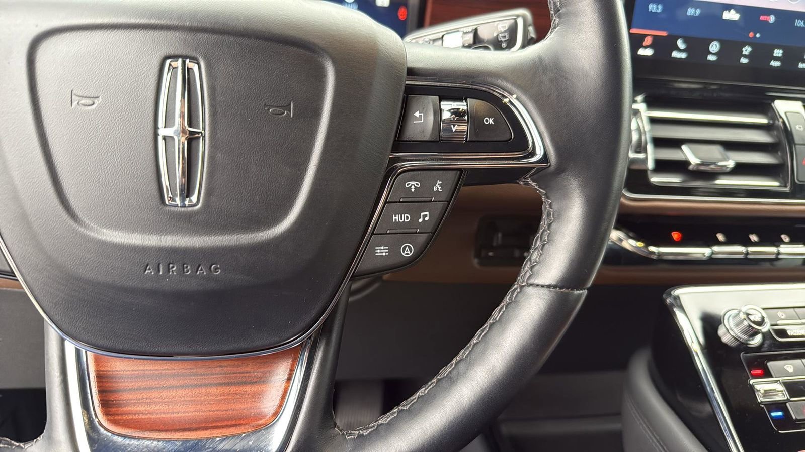 Certified 2024 Lincoln Navigator L Reserve image 16