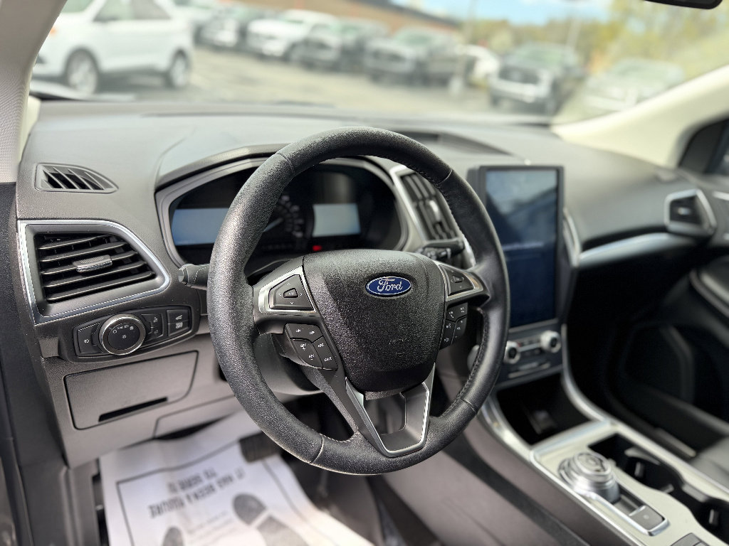 Certified 2022 Ford Edge Titanium AWD/4WD image 14