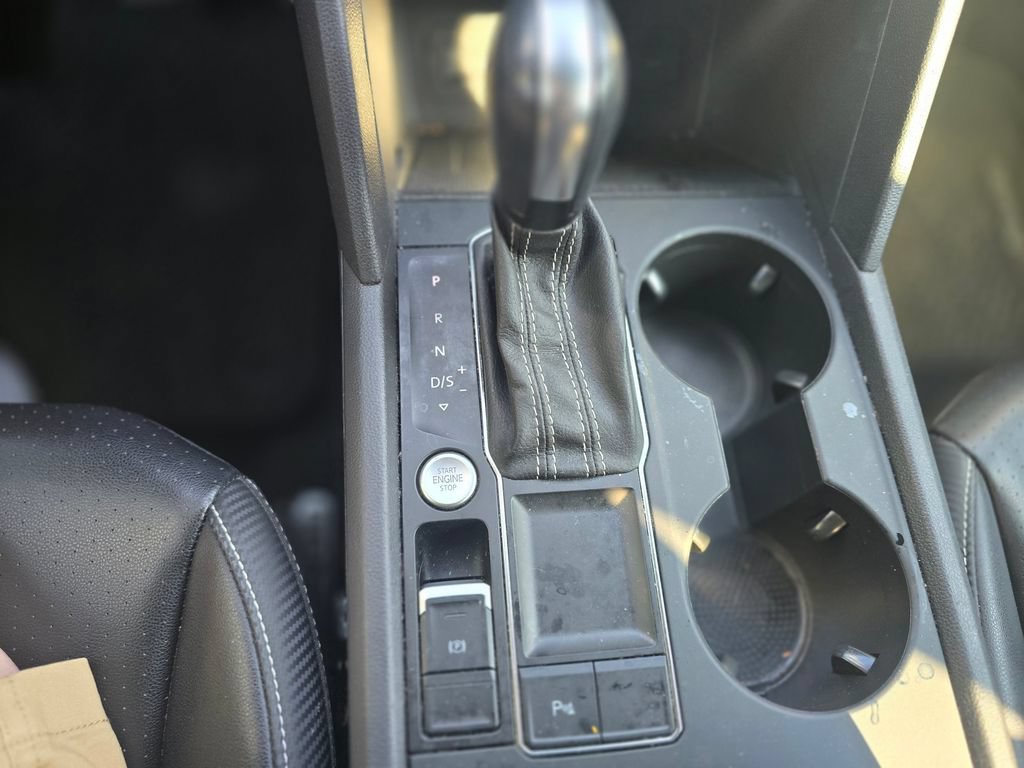 Used 2021 Volkswagen Atlas Cross Sport SE FWD image 30