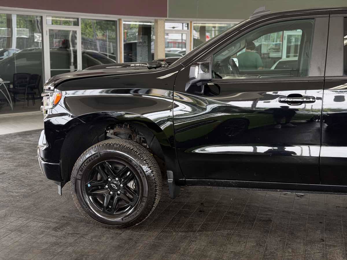 Used 2022 Chevrolet Silverado 1500 LT Trail Boss w/ LT Trail Boss Premium Package AWD/4WD image 10
