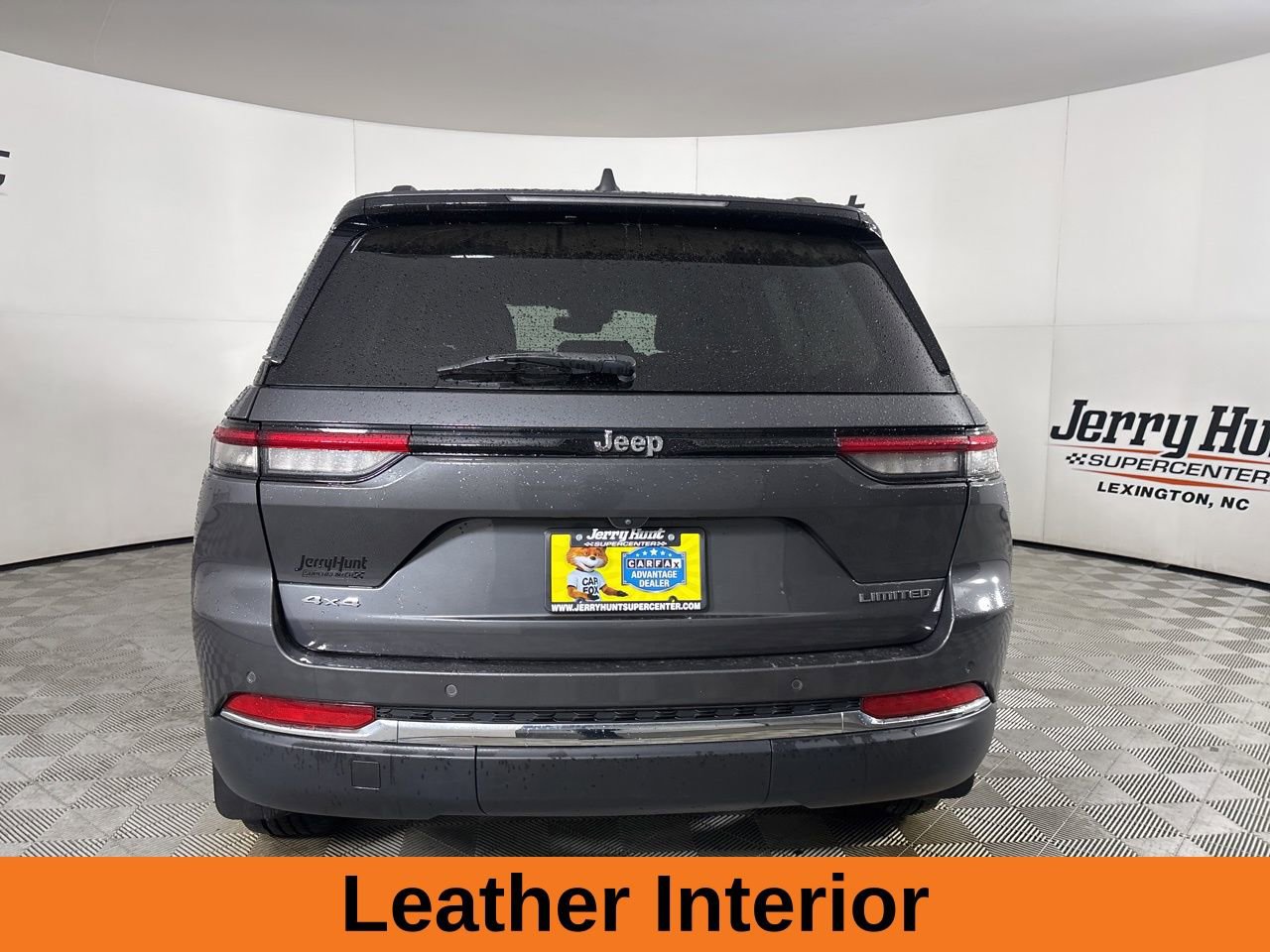 Used 2022 Jeep Grand Cherokee Limited w/ MOPAR Finishing Package AWD/4WD image 6