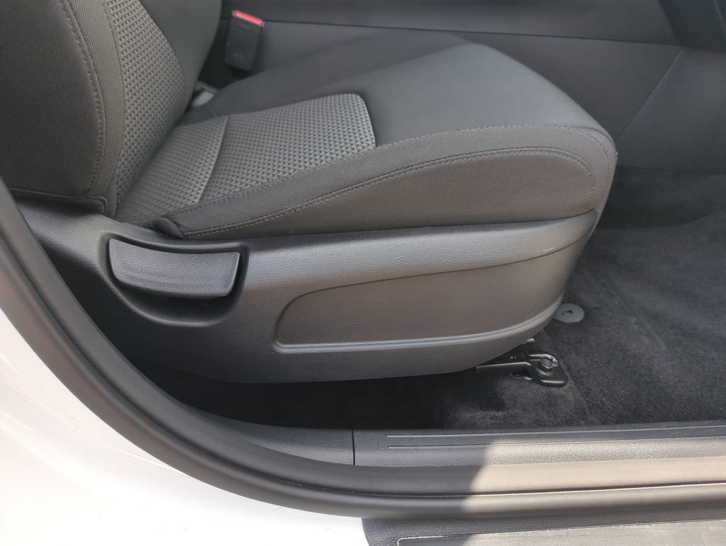 Used 2025 Kia Sportage LX FWD image 36
