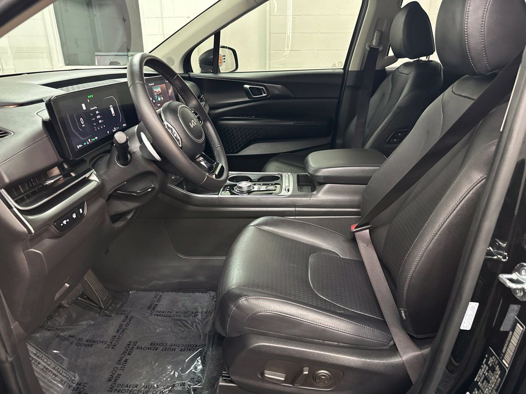 Used 2026 Kia Carnival SX w/ SX Dark Edition Package FWD image 18