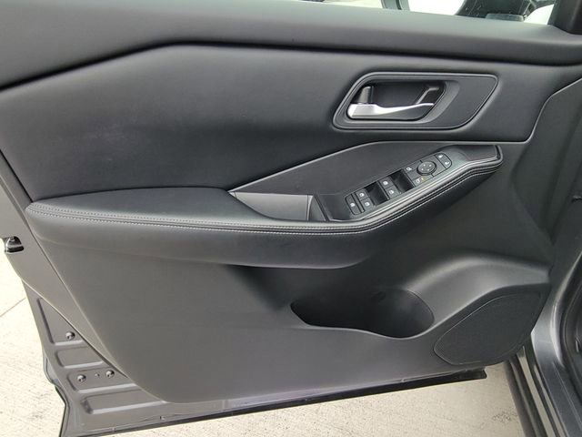 Used 2025 Nissan Rogue SV AWD/4WD image 10