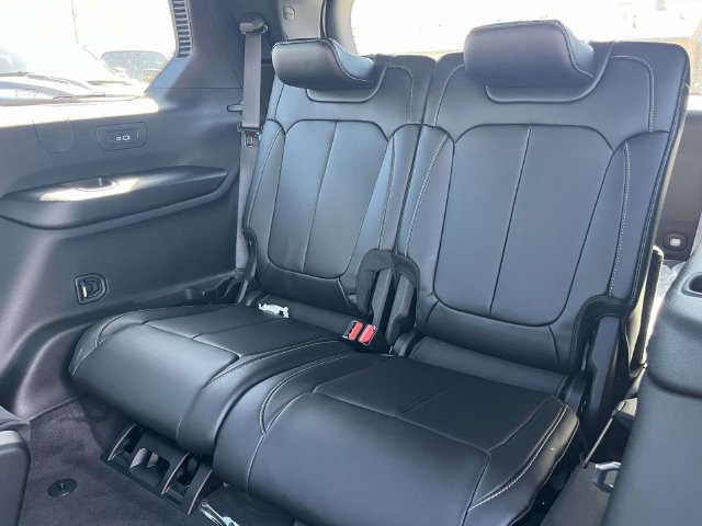 New 2027 Jeep Grand Cherokee L Limited AWD/4WD image 14