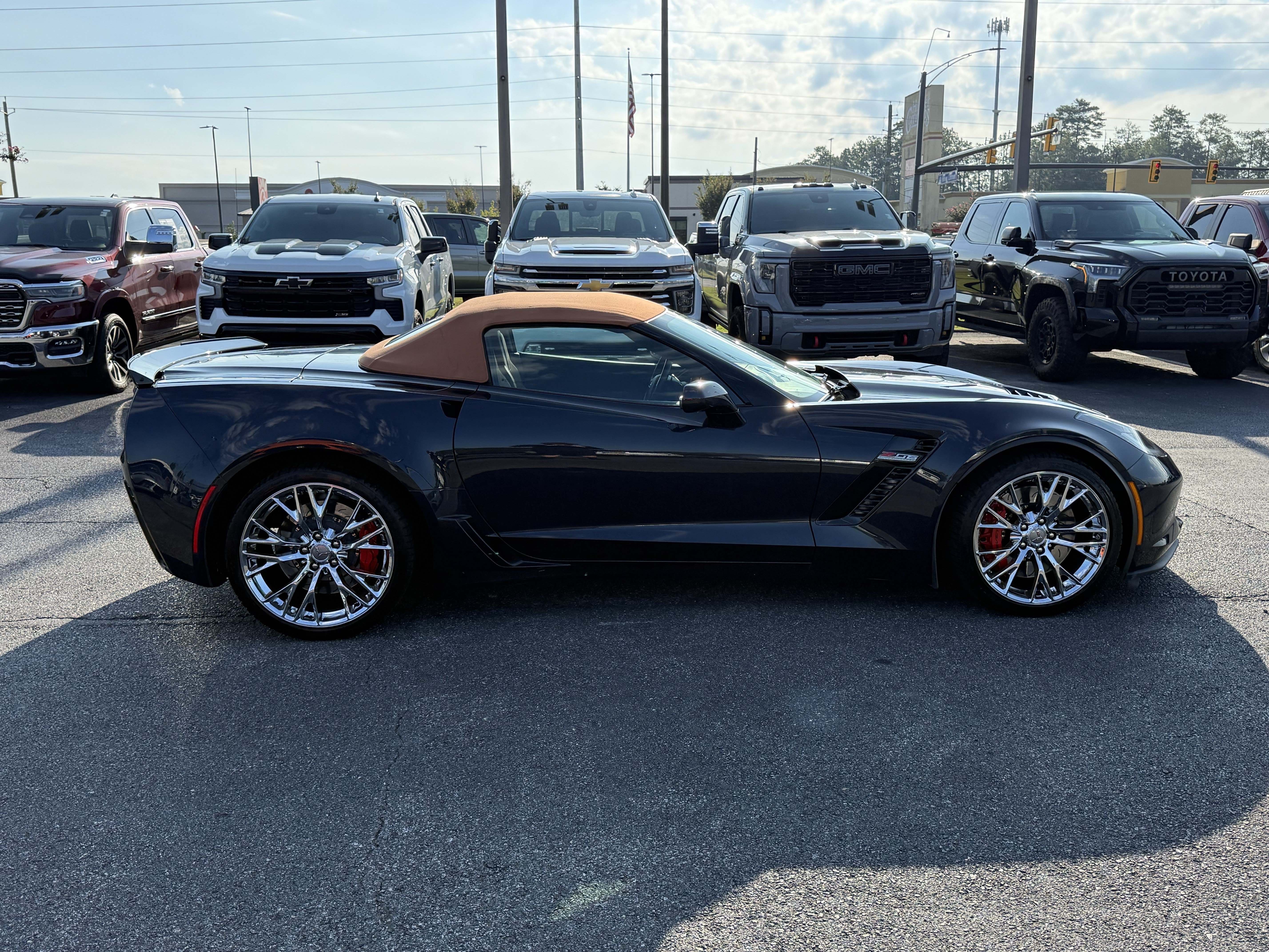 Used 2015 Chevrolet Corvette Z06 w/ 3LZ Preferred Equipment Group RWD image 11