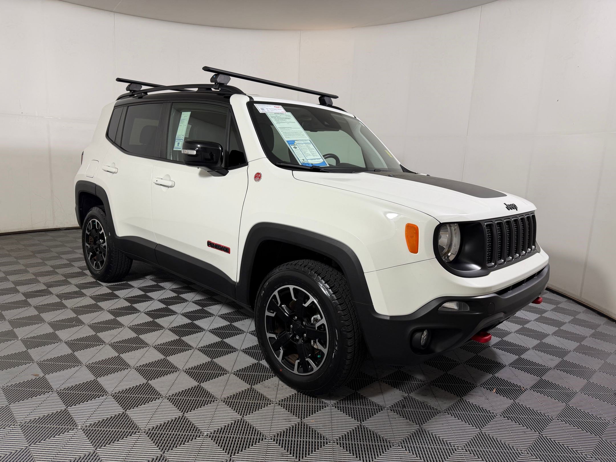 Used 2023 Jeep Renegade Trailhawk w/ Trailhawk Elite Group AWD/4WD image 6