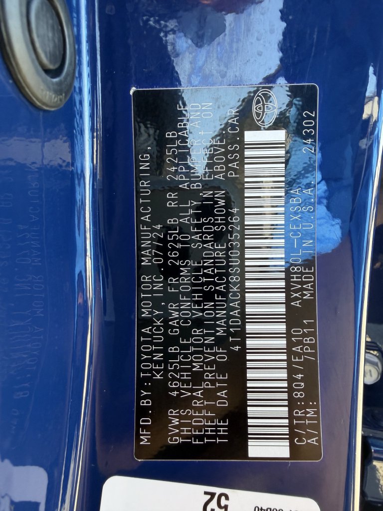 Used 2025 Toyota Camry SE FWD image 29