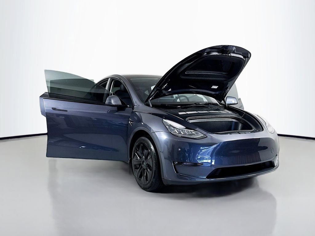 Used 2022 Tesla Model Y Long Range AWD/4WD image 32