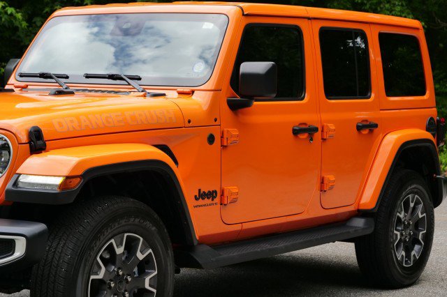 Used 2025 Jeep Wrangler Unlimited Sahara AWD/4WD image 38